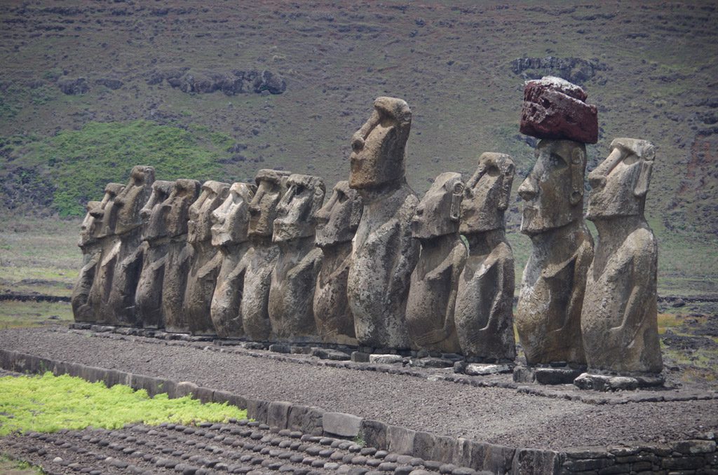 ahu_tongariki_allmoai.jpg